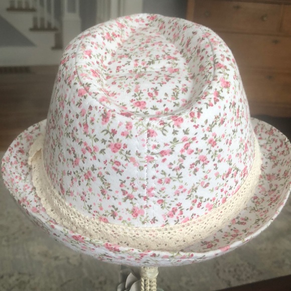 NEW LOOKING TOBY FLORAL HAT SIZE 4 - 14 - Picture 2 of 5